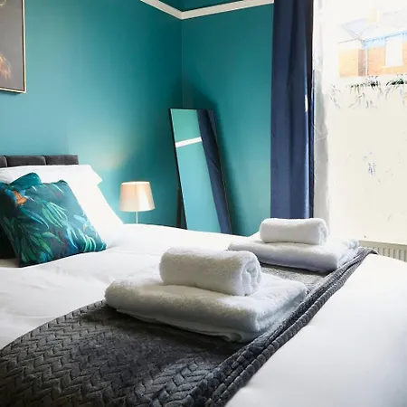 Queen Margarets Apartment