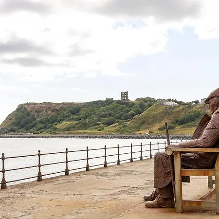 Apartment Queen Margarets Scarborough