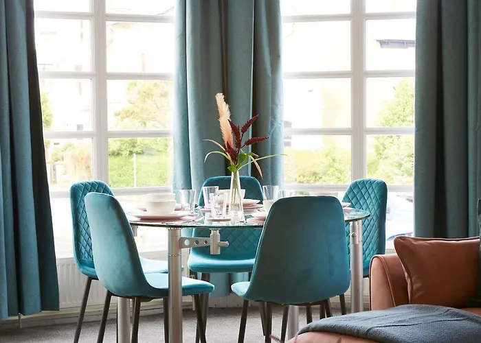 Queen Margarets Apartment